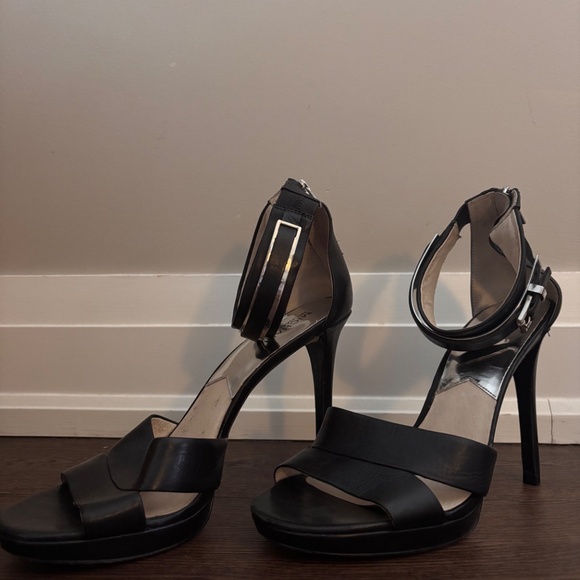 Michael Kors Leather Stilettos Size 10 - Picture 2 of 3
